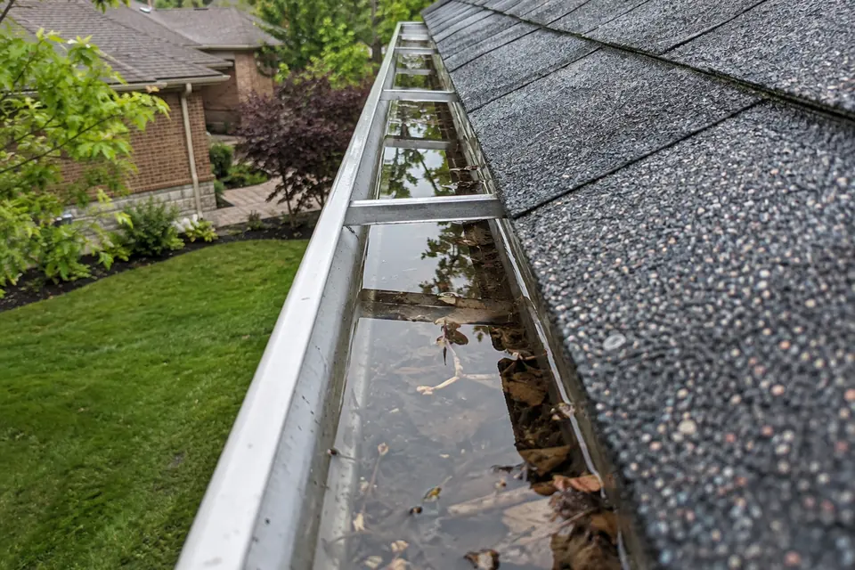 Eavestrough pulling away from a residential fascia